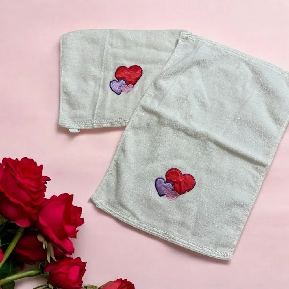 Six vintage Holiday theme guest towels - Christmas and Valentines,